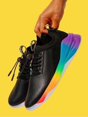 Clove Limited Edition Rainbow Soul Pride Classic Black Women’s 10.5 Men’s 9